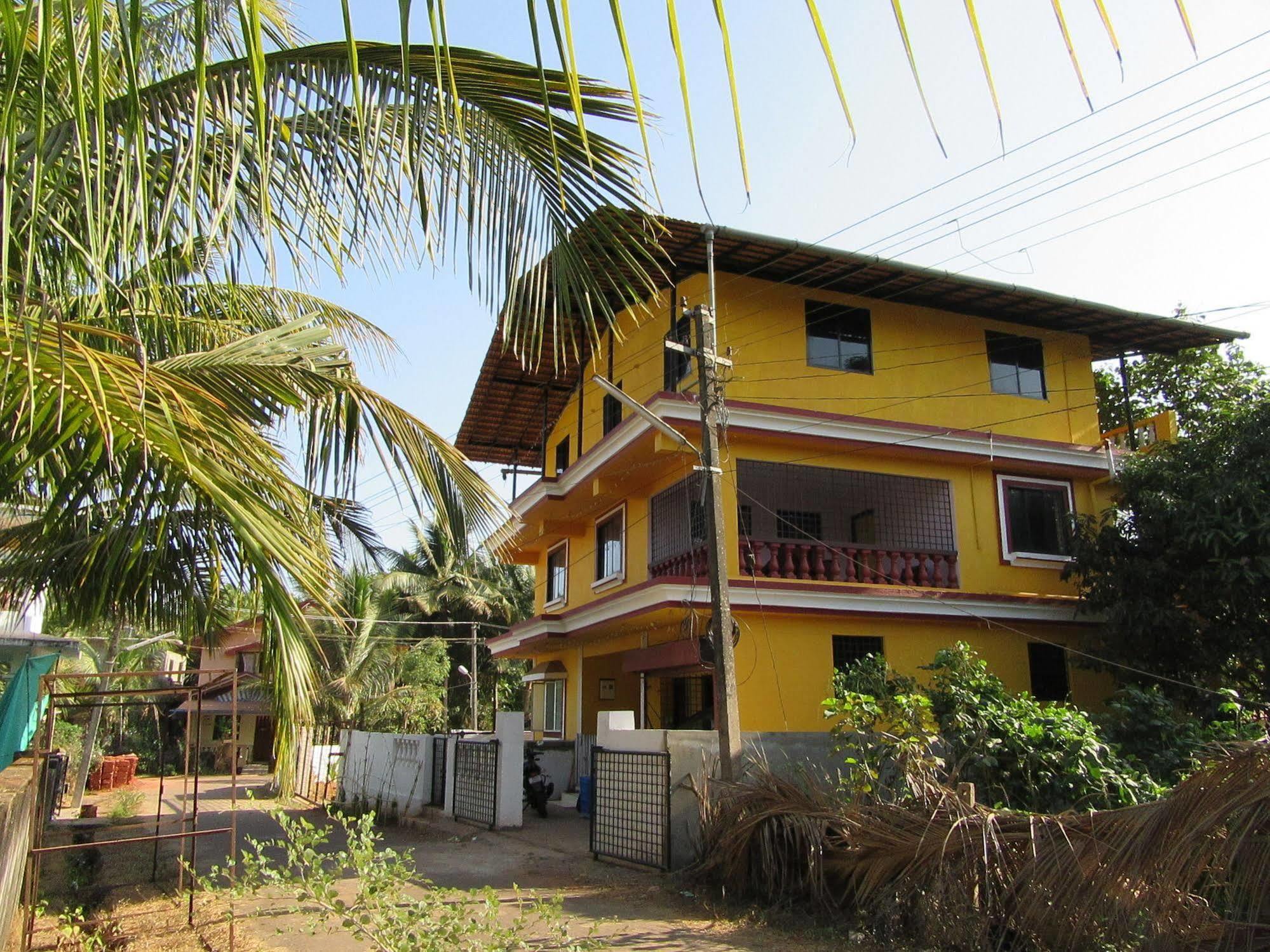 Mandrem Beach Guest House Goa Екстер'єр фото