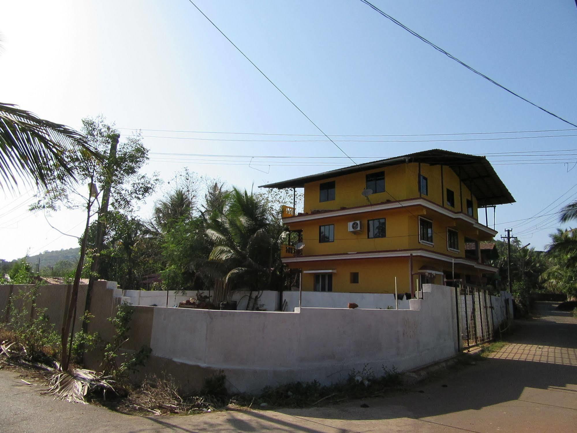 Mandrem Beach Guest House Goa Екстер'єр фото